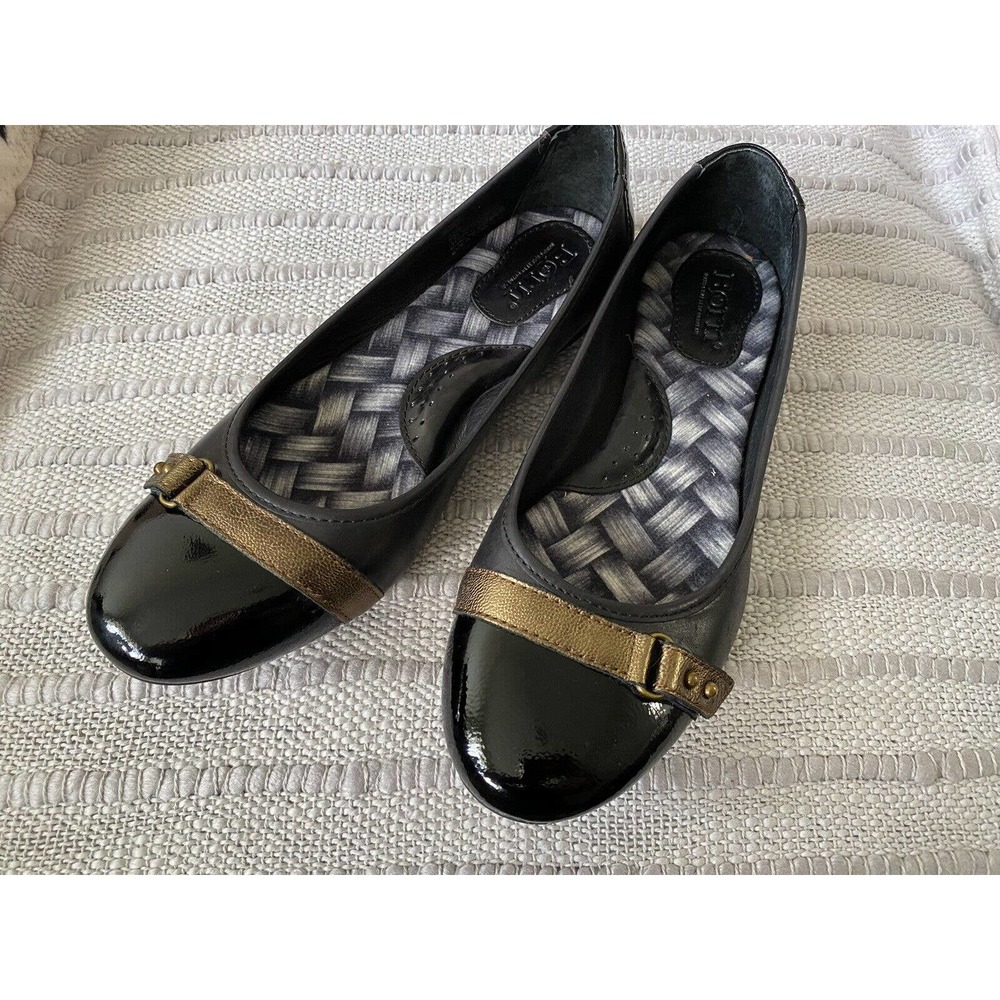 BØC Børn‎ Masia Ballet Flats Patent Leather Black Cap Toe Gold Strap ~ 6.5
